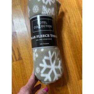 Hotel Collection Polar Fleece Throw Blanket 50x60 Beige White Snowflake